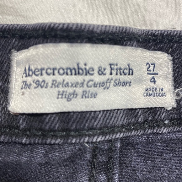 Abercrombie & Fitch 90s Relaxed Cut Off High Rise Black Denim Shorts Size 27 - Picture 13 of 14